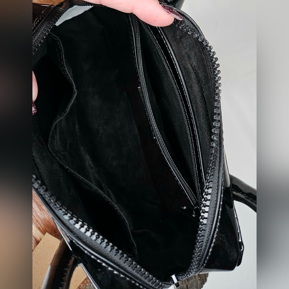 NWT Steve Madden Quilted Patent Leather Shoulder Bag - Picture 4 of 11